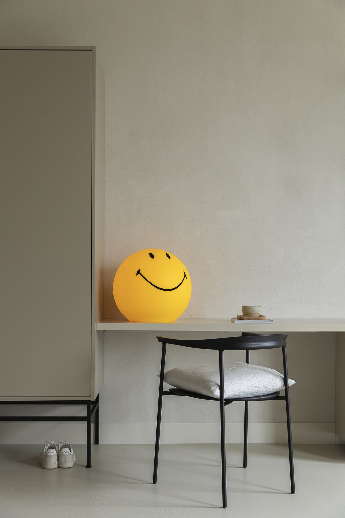 Smiley LED Lamp XL Geel - detailfoto 4
