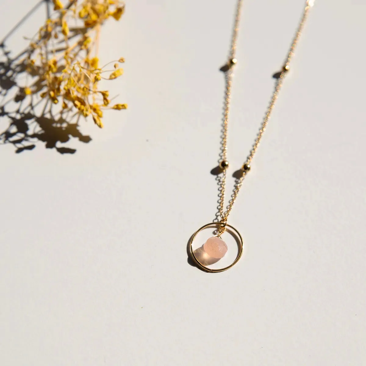 Halsketting Glas Cirkel Lichtroze - cadeau van Kado in Huis
