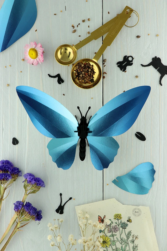 Papieren vlinder blauw - cadeau van Kado in Huis