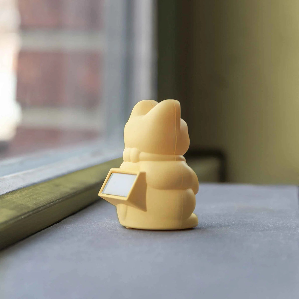 Solar Lucky Cat Geel Mini 5cm - detailfoto 2