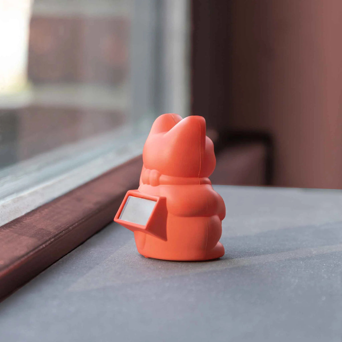 Solar Lucky Cat Neon Oranje Mini 5cm - detailfoto 2
