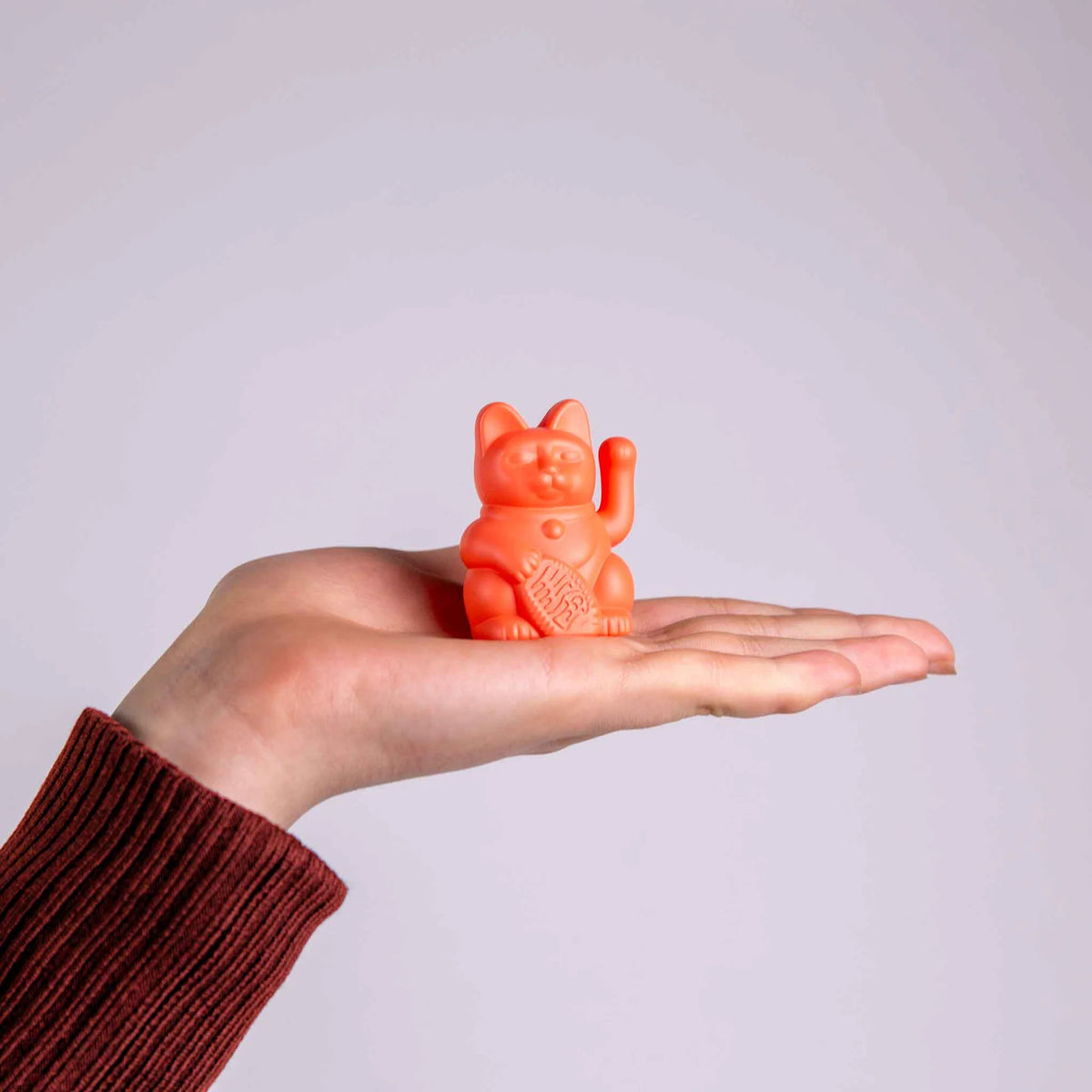 Solar Lucky Cat Neon Oranje Mini 5cm - detailfoto 4