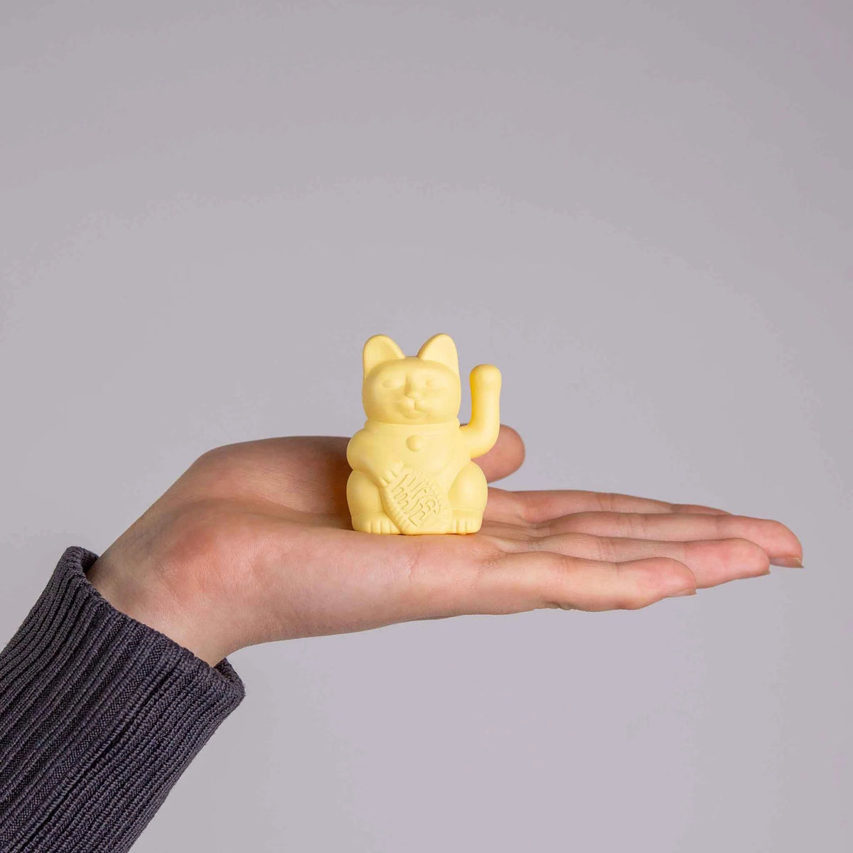 Solar Lucky Cat Geel Mini 5cm - detailfoto 3