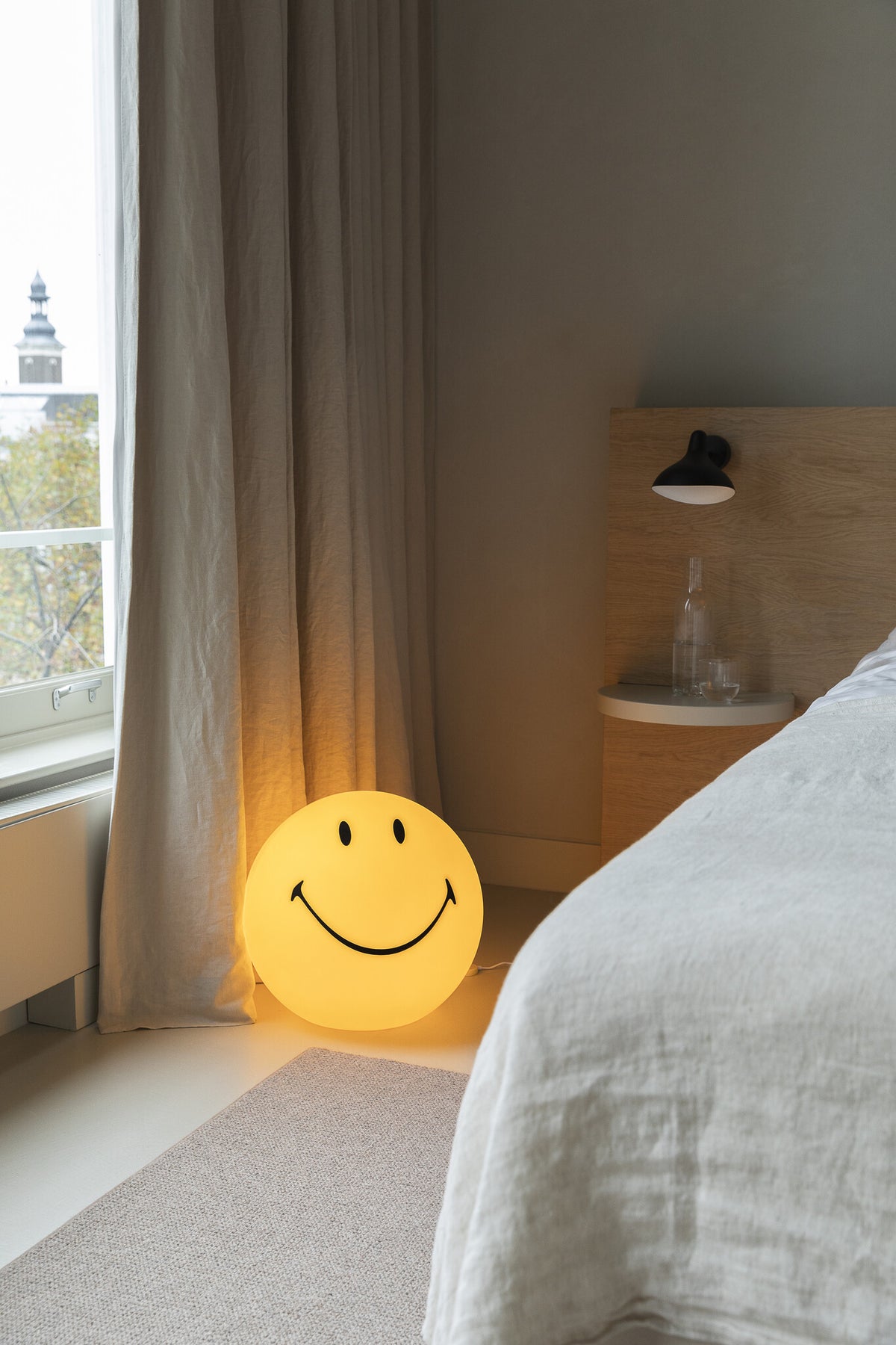 Smiley LED Lamp XL Geel - detailfoto 2