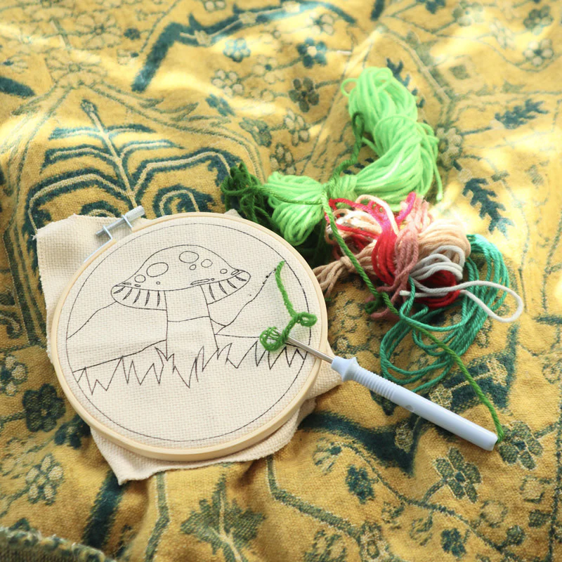 Paddestoel Punch Needle Borduurset - detailfoto 2