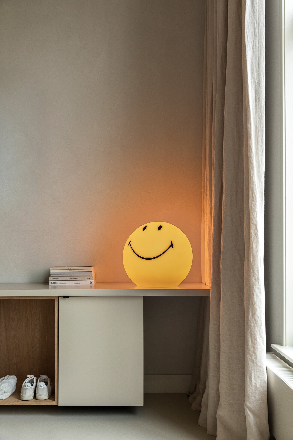 Smiley LED Lamp XL Geel - detailfoto 3