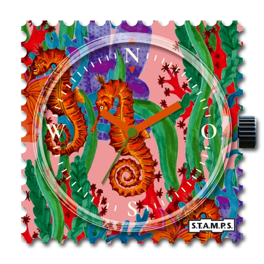 S.T.A.M.P.S. Seahorse horlogeklokje met oranje zeepaardjes tussen groene zeewierbladeren op een kleurrijke wijzerplaat